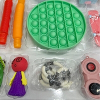 Calendar Advent cu 24 jucarii antistres, Fidget toys S084